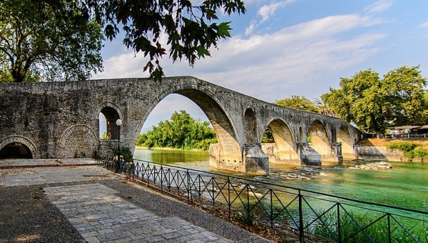 Δημιουργική γραφή για το γεφύρι της Άρτας
