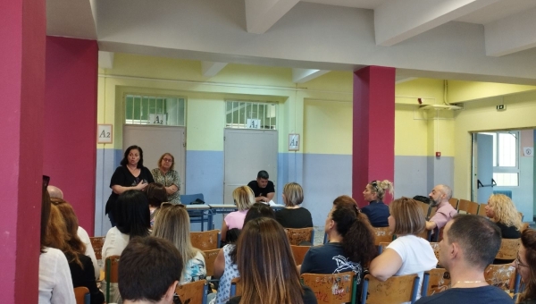 Ενημέρωση Γονέων και Γνωριμία με τους Καθηγητές